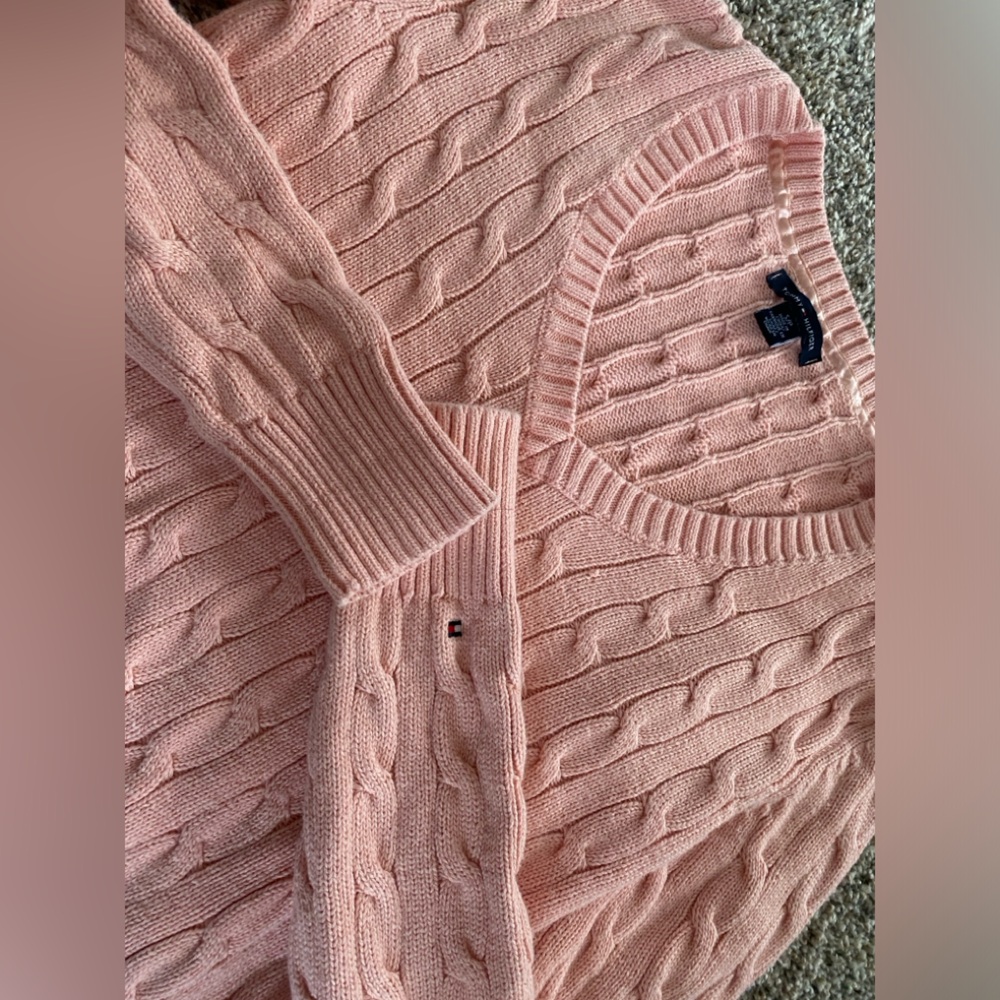 Baby pink Y2K Tommy Hilfiger cable knit sweater 🎀
